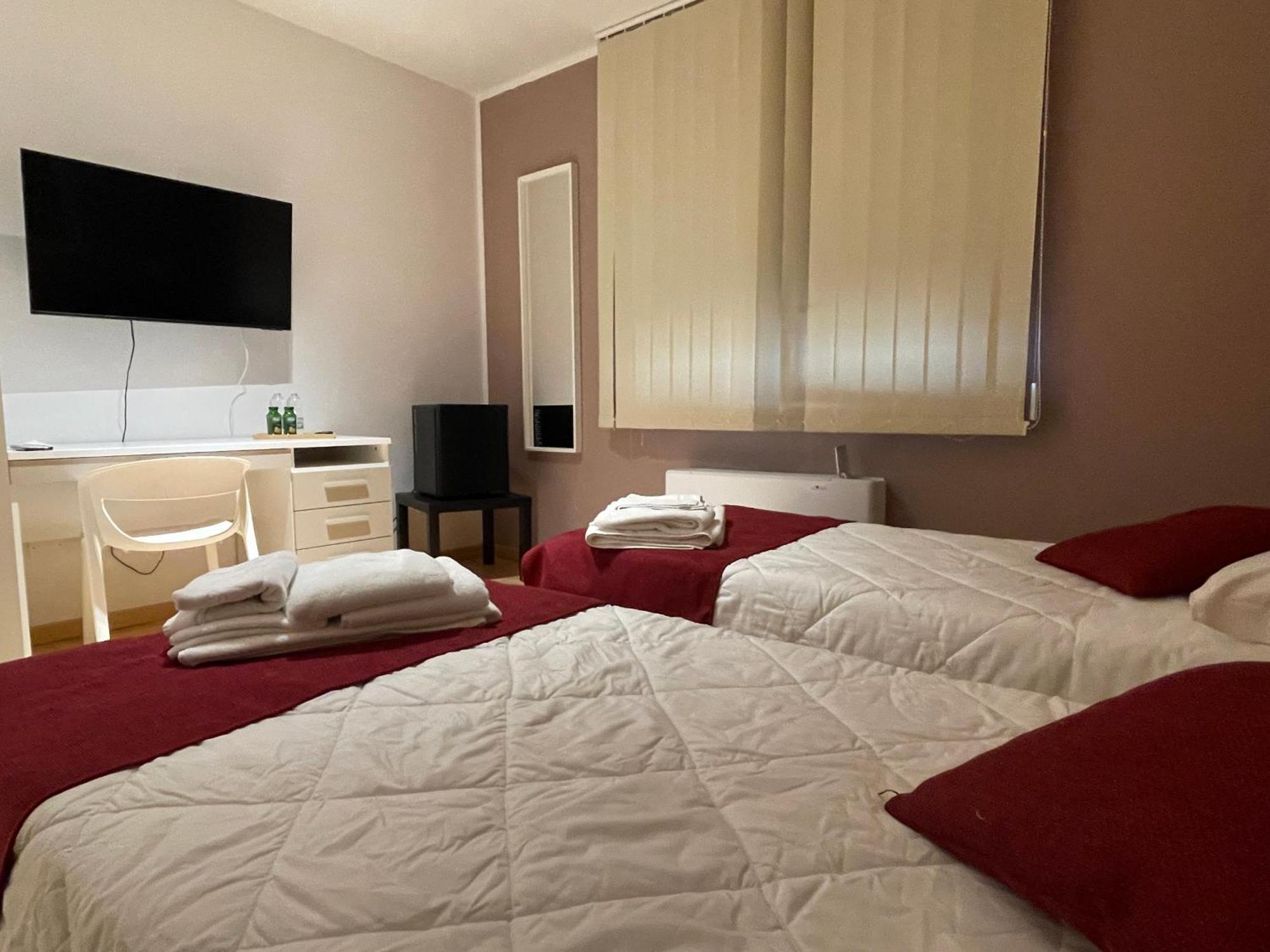 Motel Vespucci Guasticce Extérieur photo